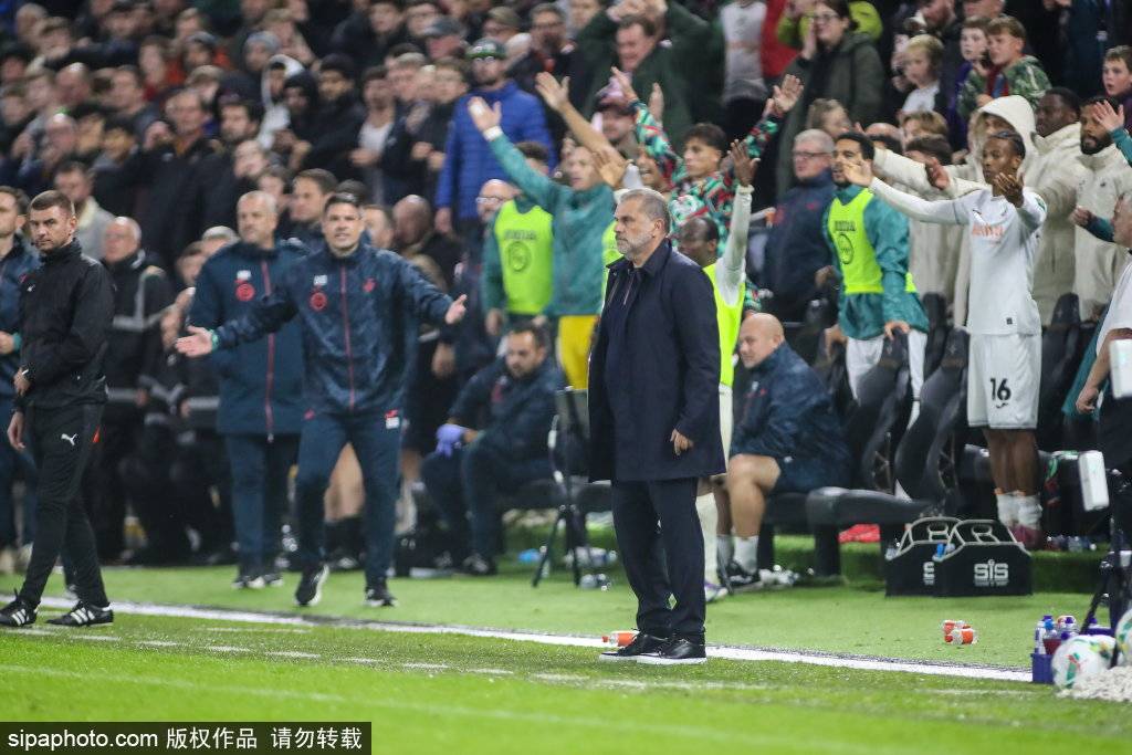 马丁内利也, 他在禁区内 马丁内利也, 他在禁区内